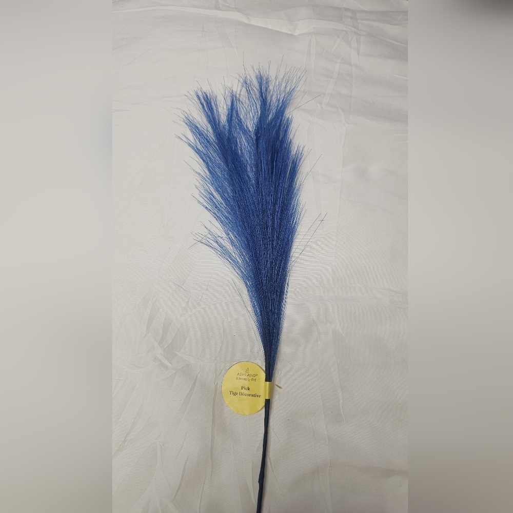 Ashland Royal Blue Feather Pick